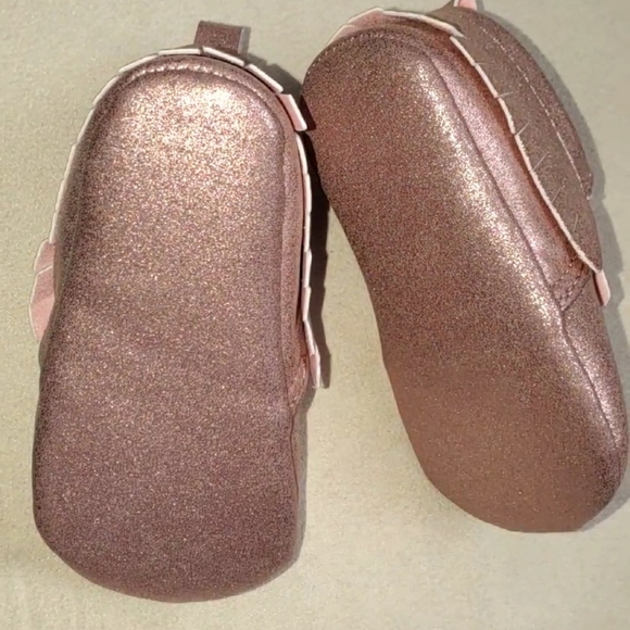 Baby girl, mauve sparkly shoes, size 3-6 months - Picture 11 of 11